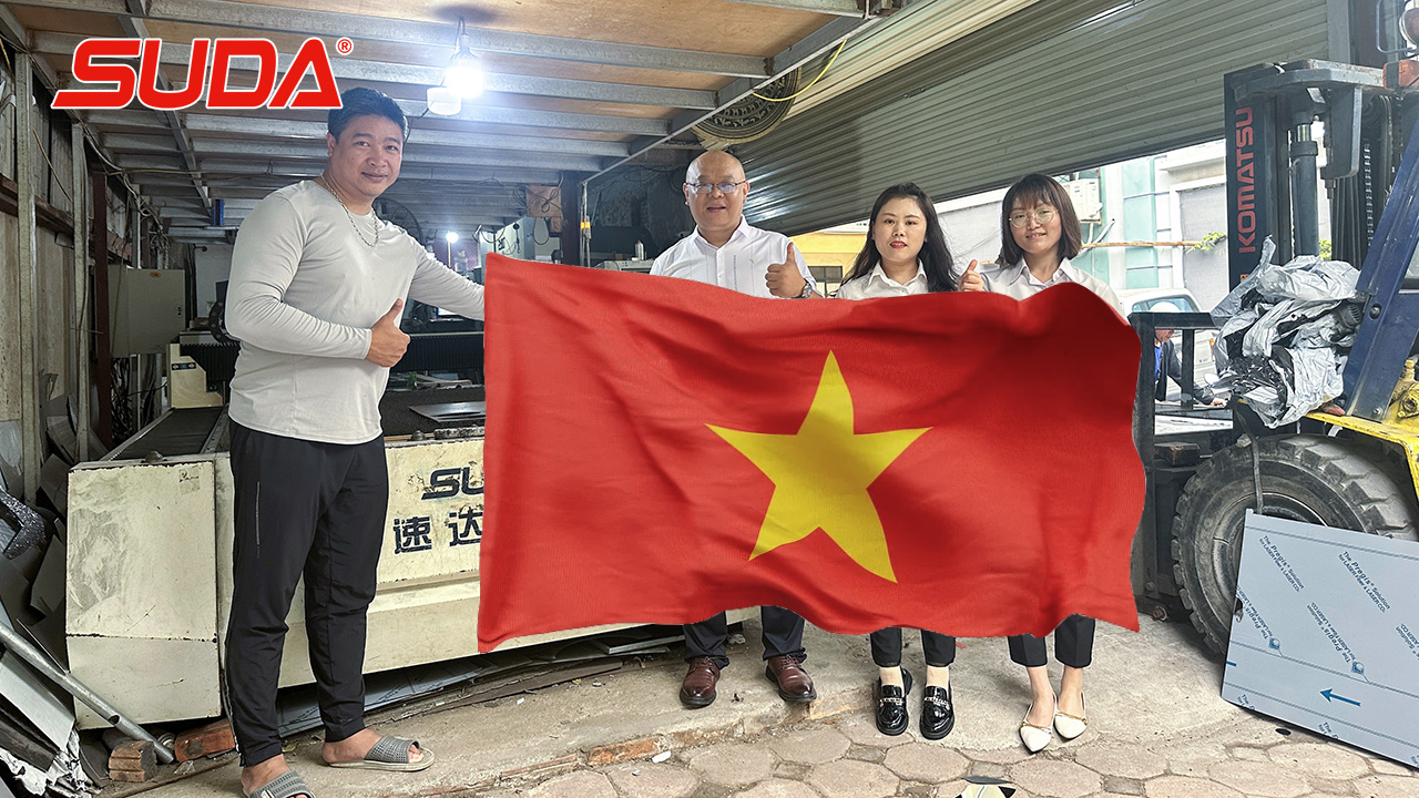 Vietnam - FC1535 laser cutter